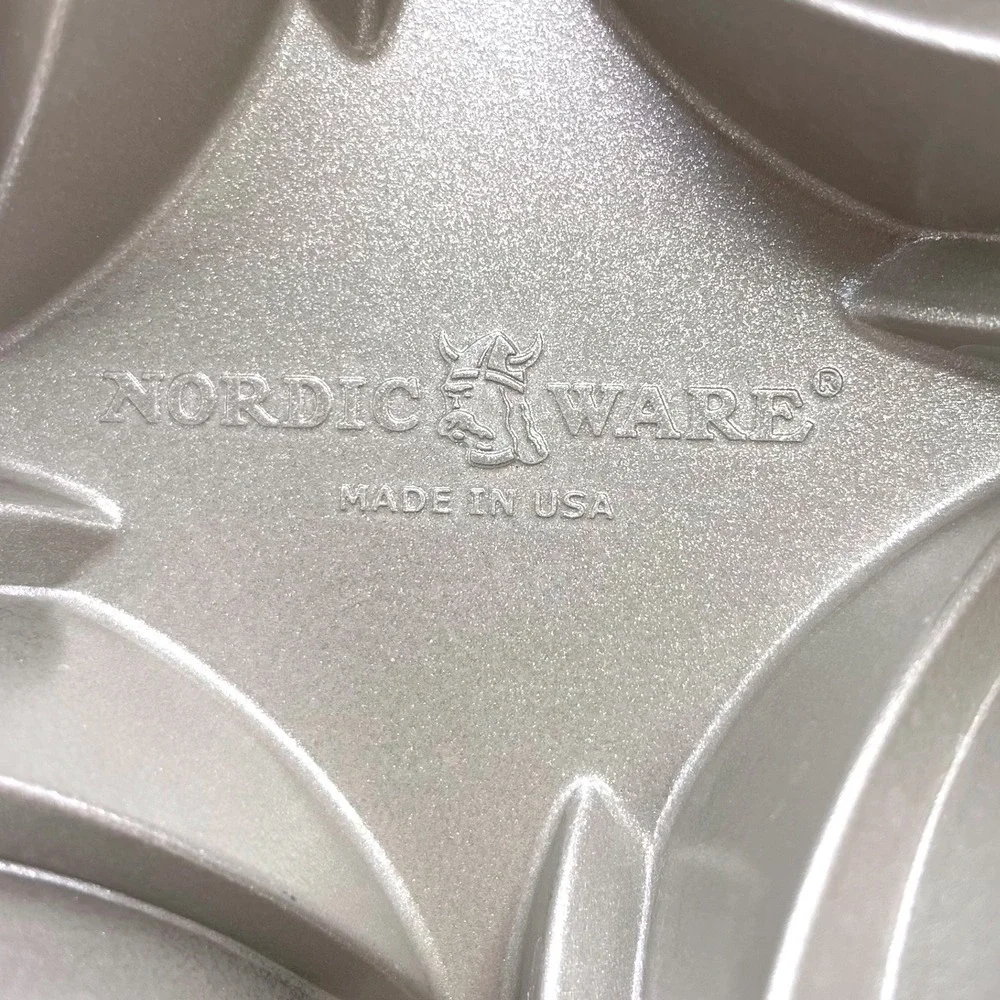 Nordic Ware Heritage Bundtlette Pan 6 Cavity Silver Cast Aluminum 4 Cup USA